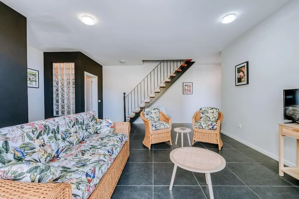 La Maderene With Pool By Stay Madeira Island Tabua  Vakantiehuis Tabua (Madeira)